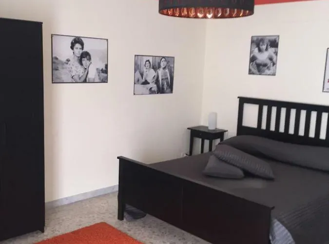 B&B Napoli Napoli לינה וארוחת בוקר